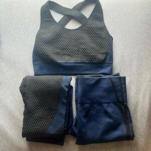 Women's Black and Blue Textured Sports Bra and Leggings Set